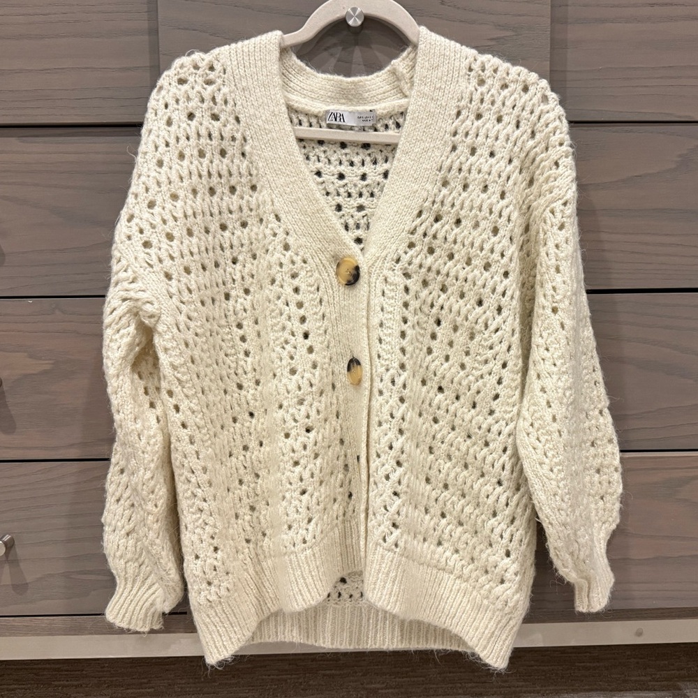 Zara Women’s Chunky Oversized Knit Cardigan Sweater in Ivory Size Small